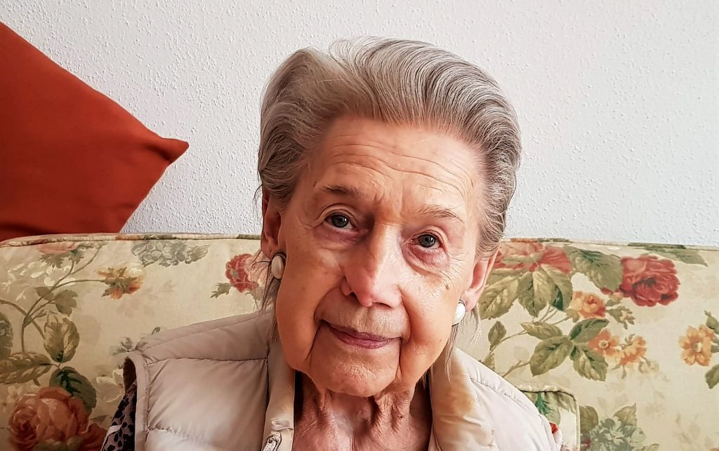 Frau Hartwig ist dement, aber zufrieden. (Foto: Sven Wernicke)
