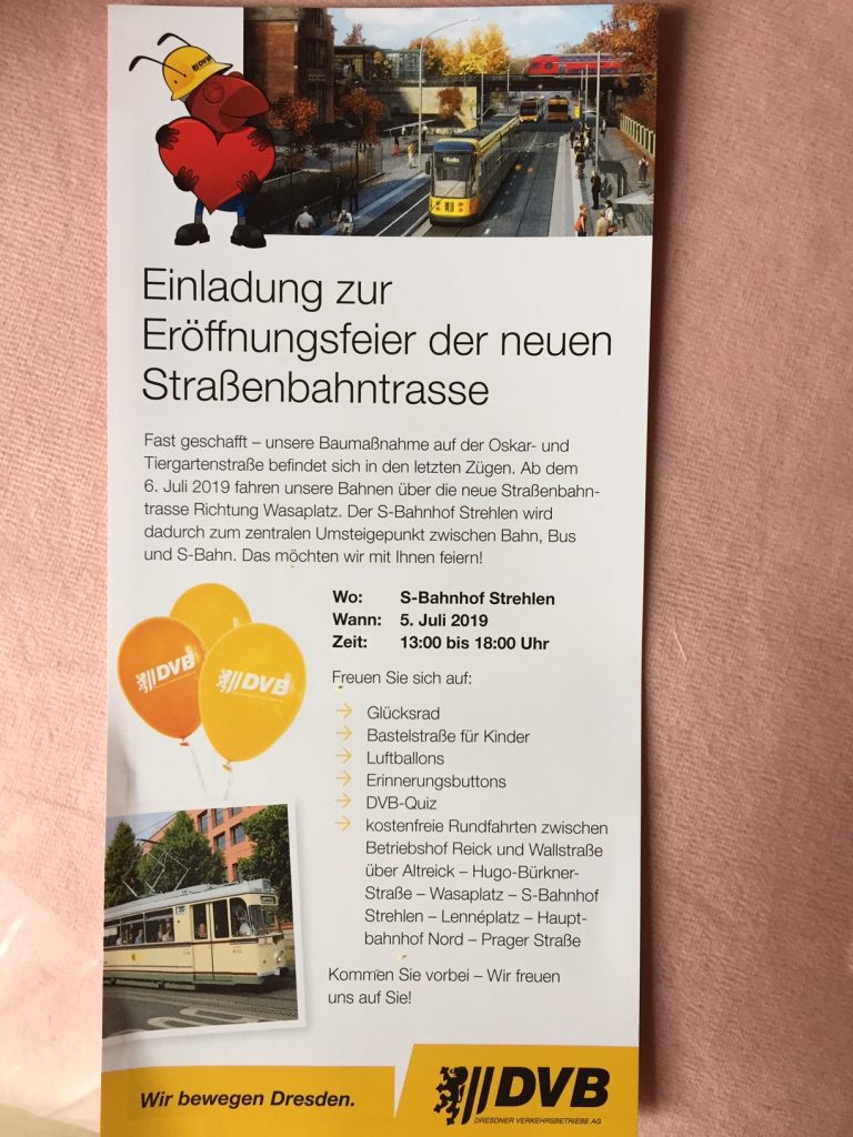 Die DVB feiert das Ende der Baustelle.