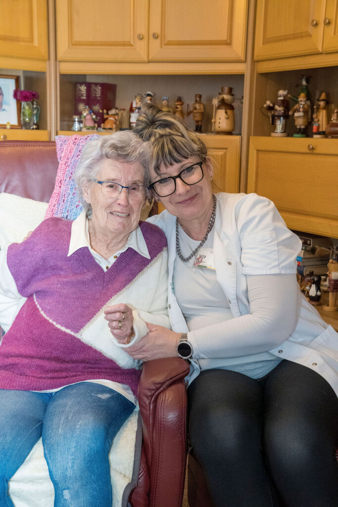 Calando Pflegedienst – Anziehen von Kompressionsstrümpfen 3